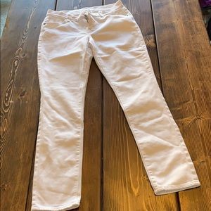 White sweetheart old navy skinny jeans